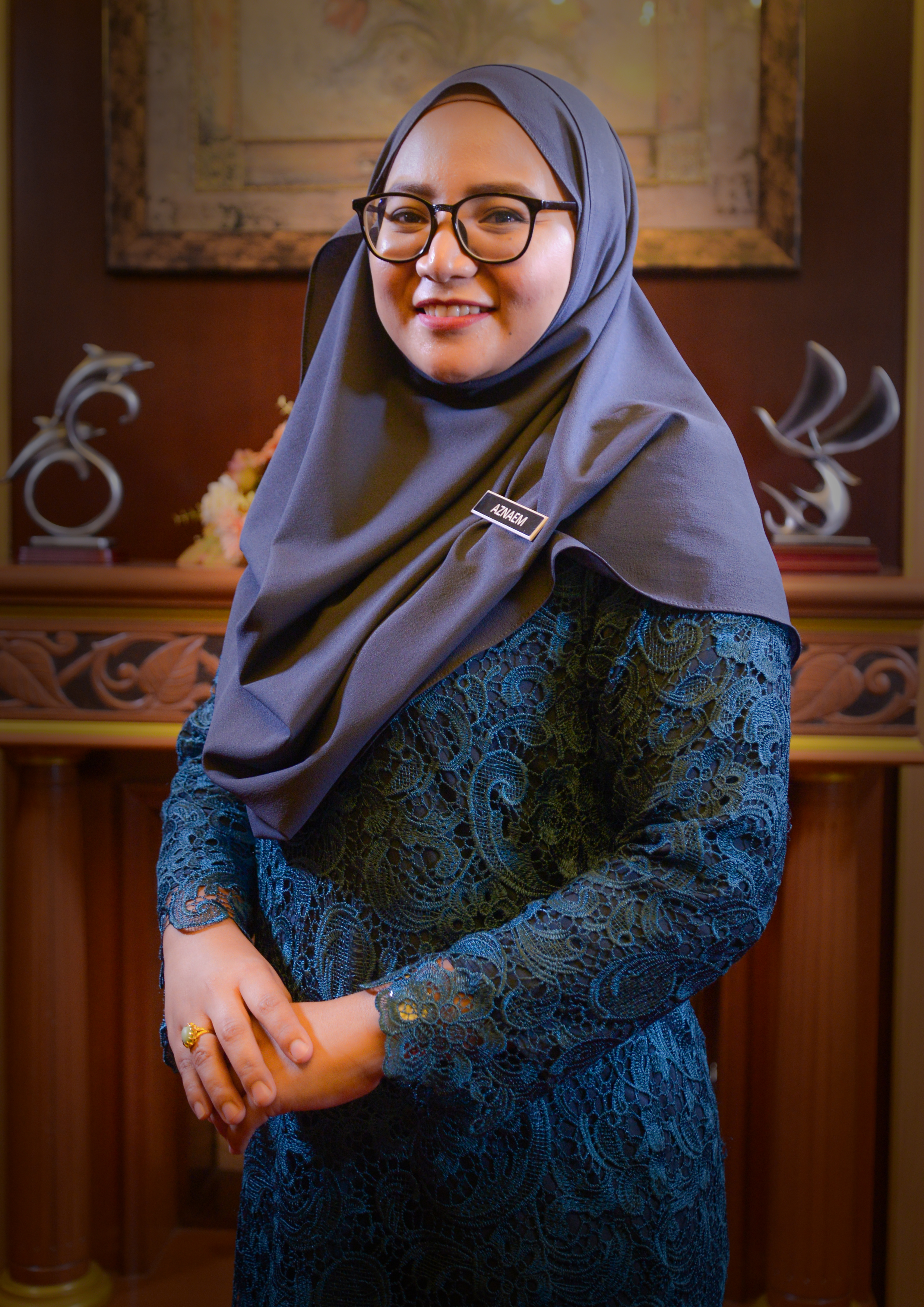 Pn. Aznaem binti Azilah