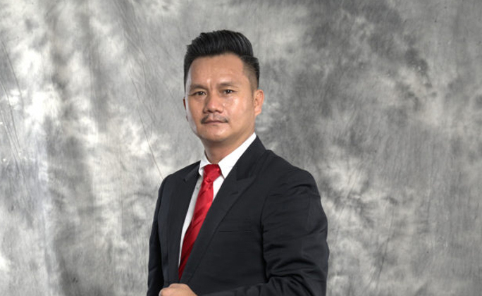 Encik Charles Thomas