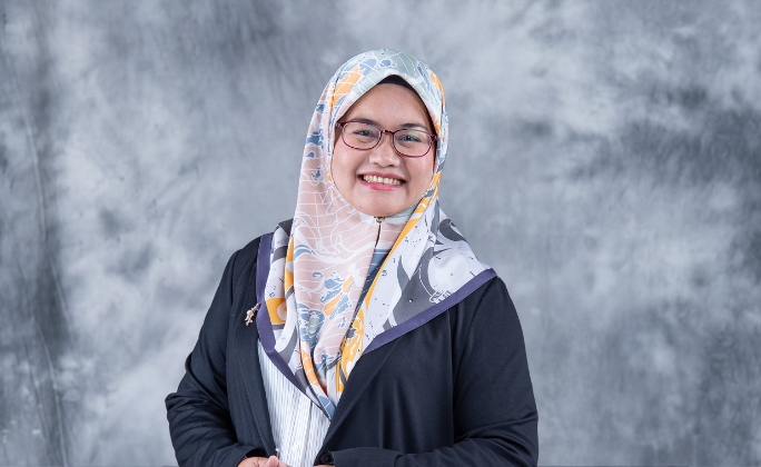 Prof. Madya Dr. Darmesah Gabda