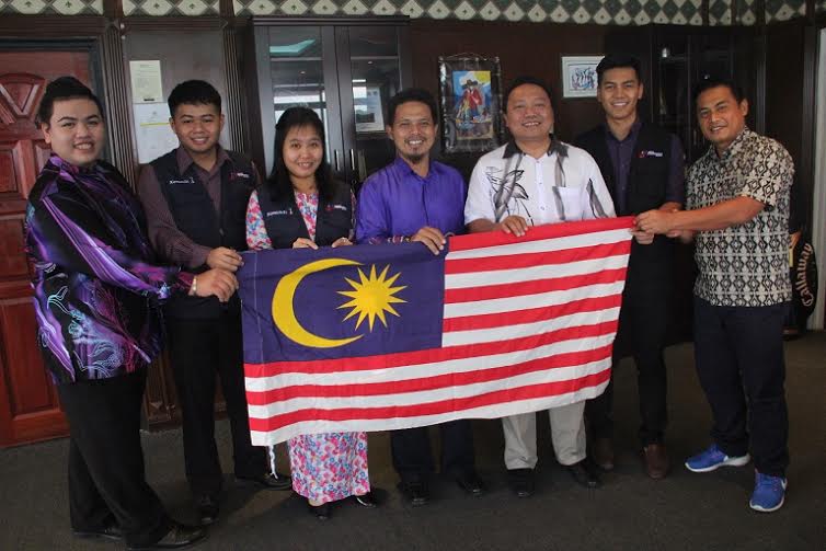 serah bendera umskal